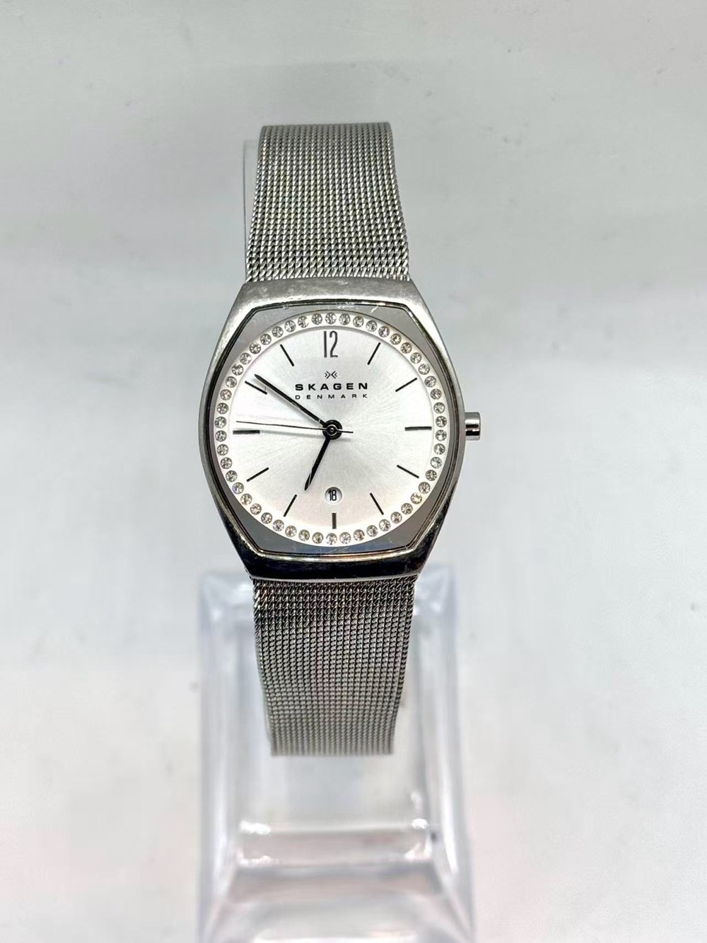 Skagen Women’s Quartz Watch 27mm Silver Tone White Dial Date New Battery Runs